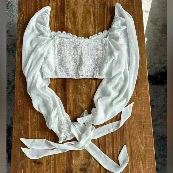 Shein Peasant cropped top - Picture 2 of 3